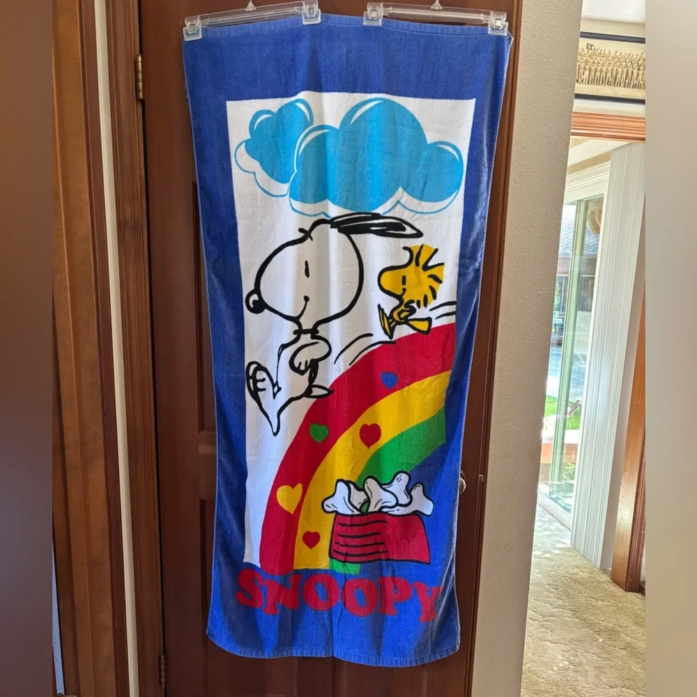 Peanuts Luxury Towel with Blue Trim